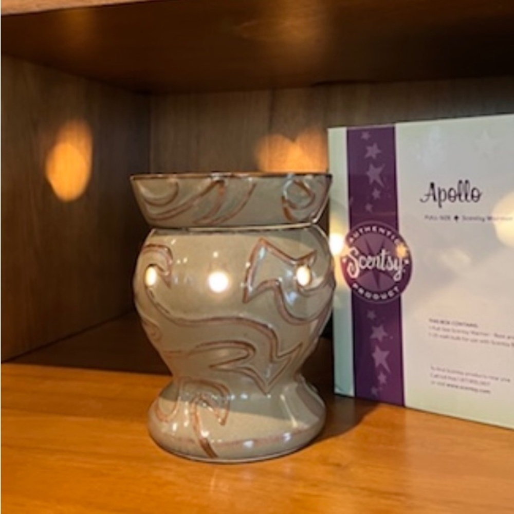 Scentsy Apollo Full Size Retired Wax Warmer New in Box